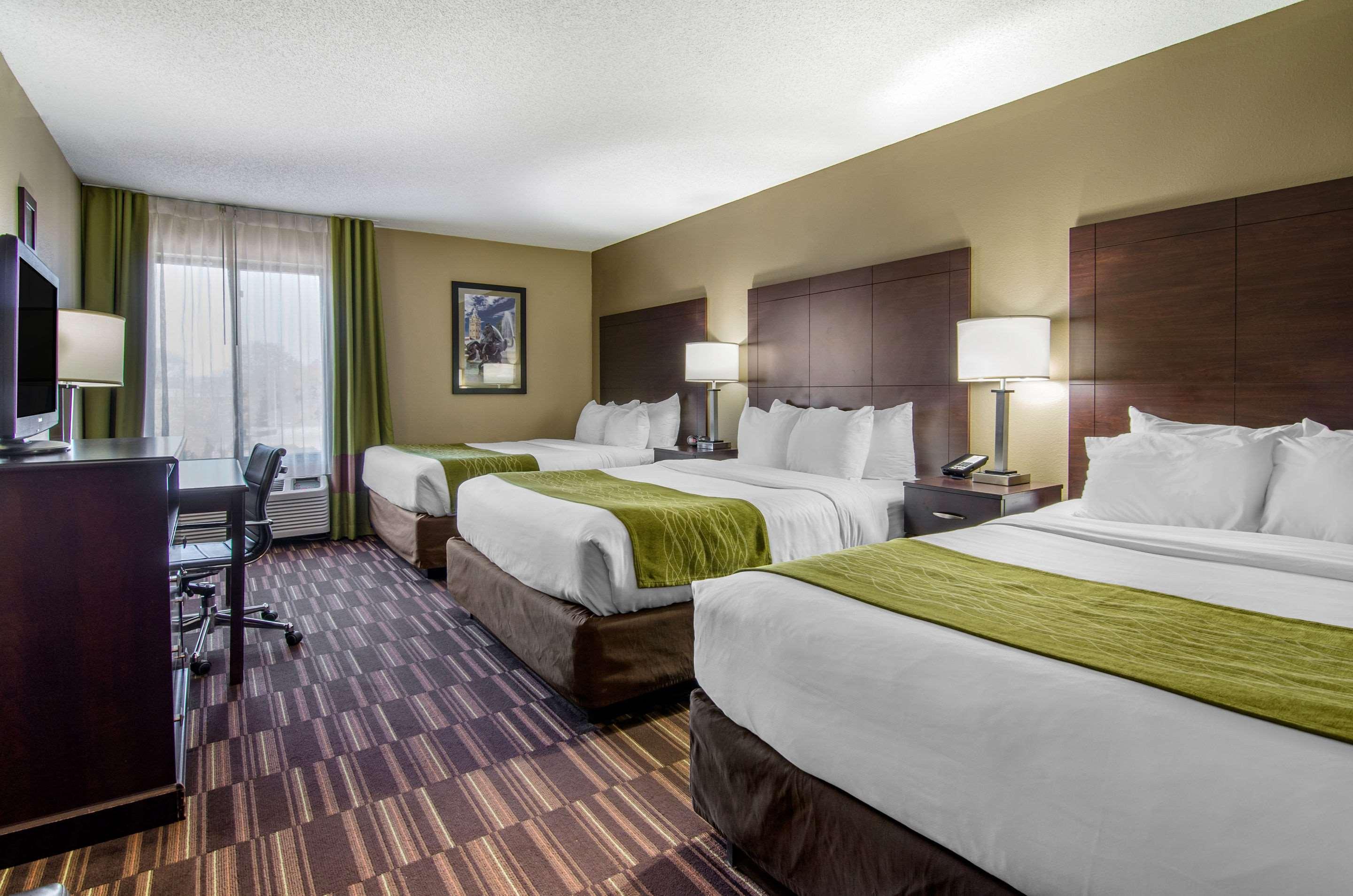 Comfort Inn & Suites Near Worlds Of Fun Kansas City Ngoại thất bức ảnh